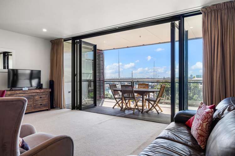 316/121 Customs Street West_2