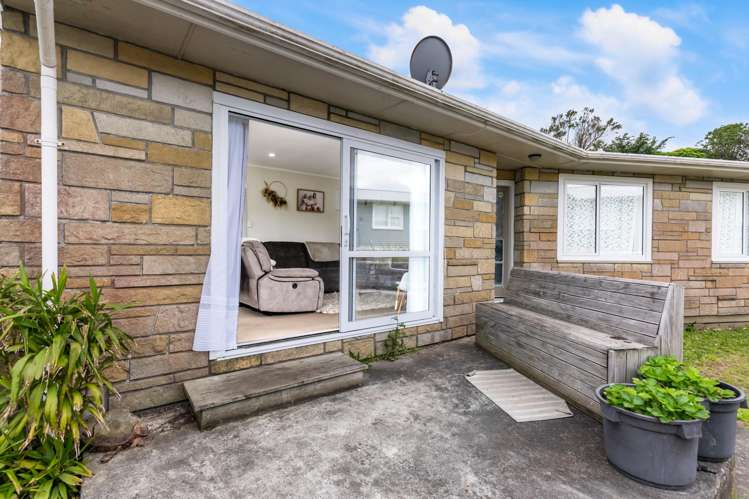 44 Kokiri Crescent Waitangirua_17