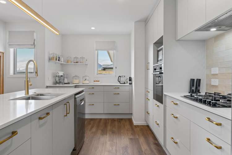 16 Makomako Crescent_2