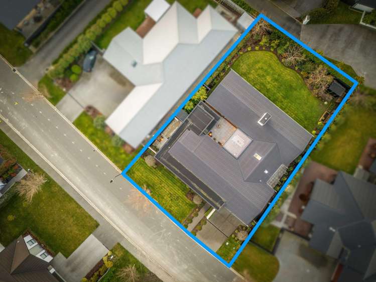 24 Carnaveron Drive Lincoln_18