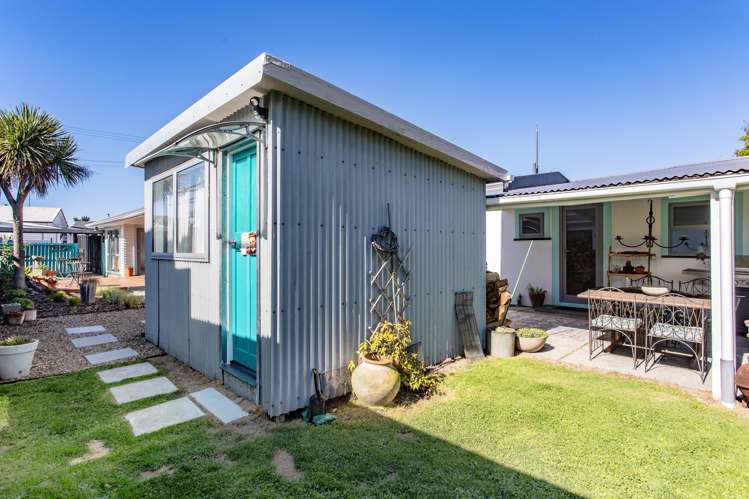 73 Dunns Avenue The Pines Beach_21