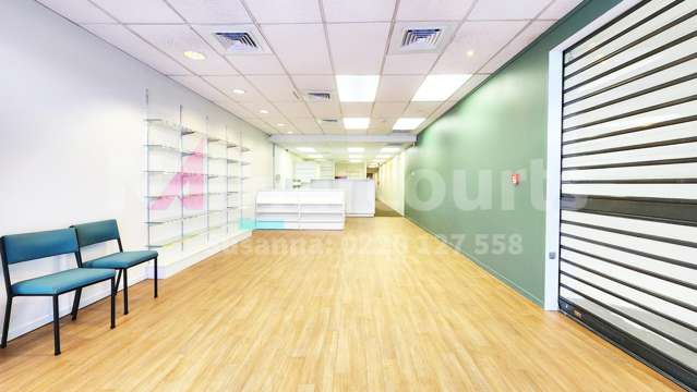 Retail/Office opportunity with Parkings