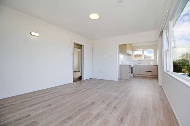 1/15 Willcott Street Mount Albert_1