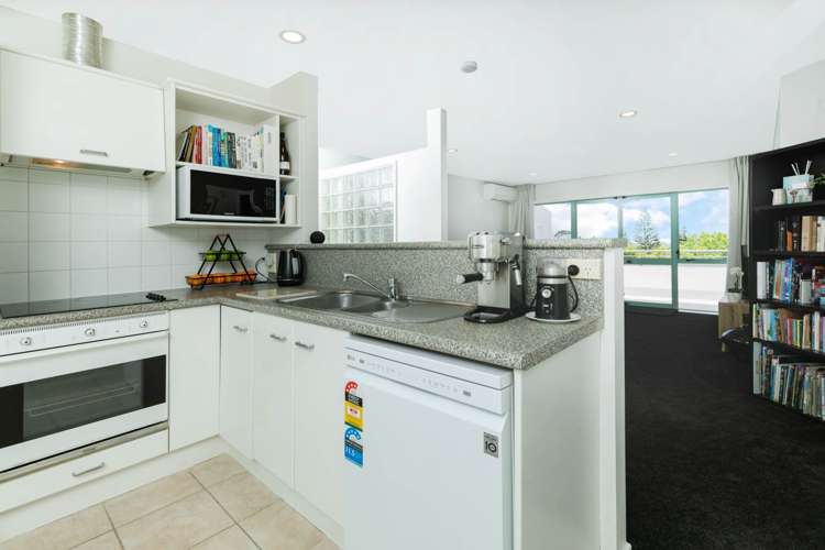 2D/221 Sunset Road Sunnynook_6