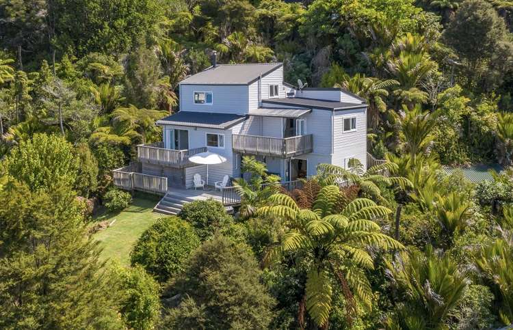 24 Deirdre Place Titirangi_0