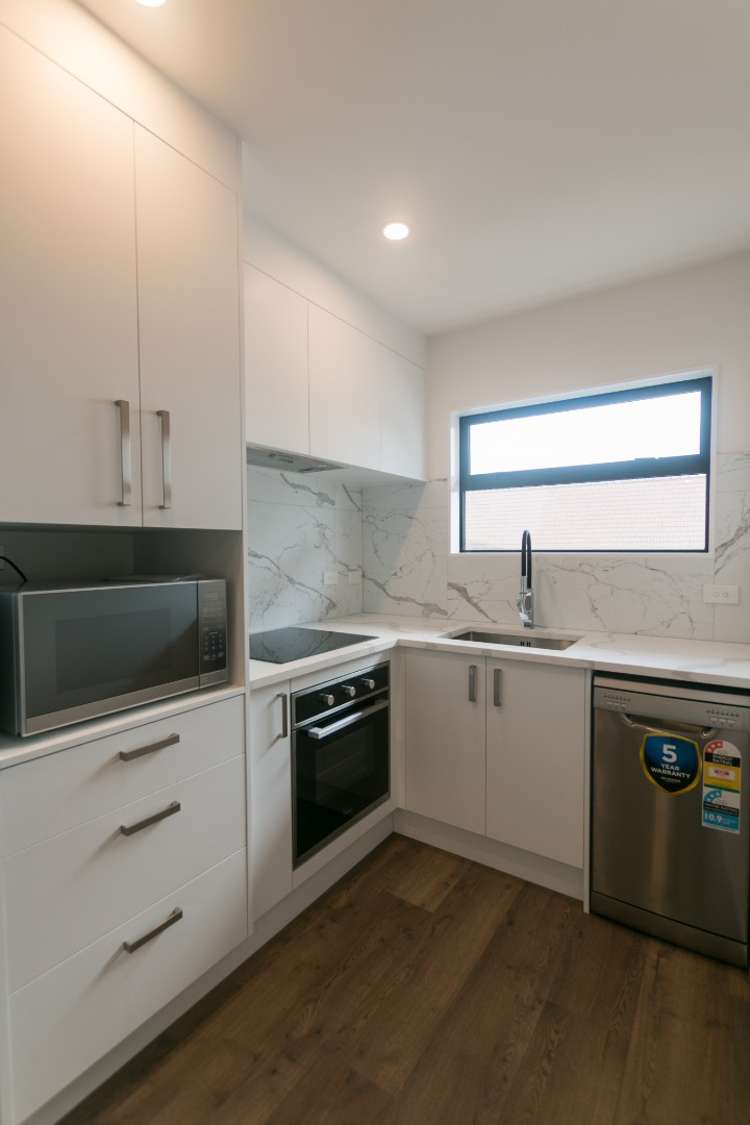 9/46 Mount Smart Road 10051_5