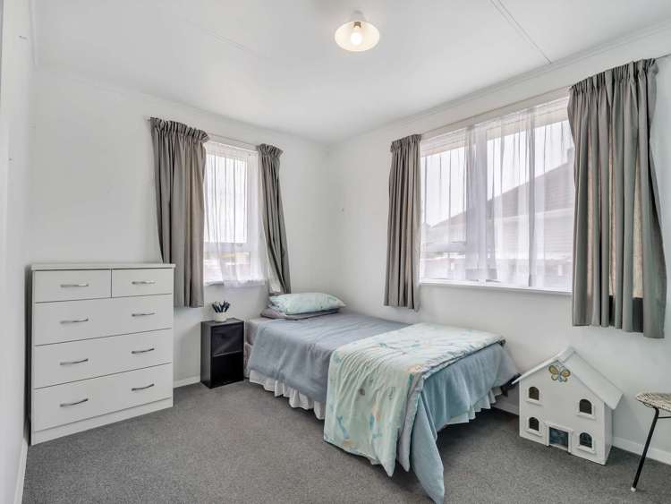 7 Churchill Crescent Tawhero_6