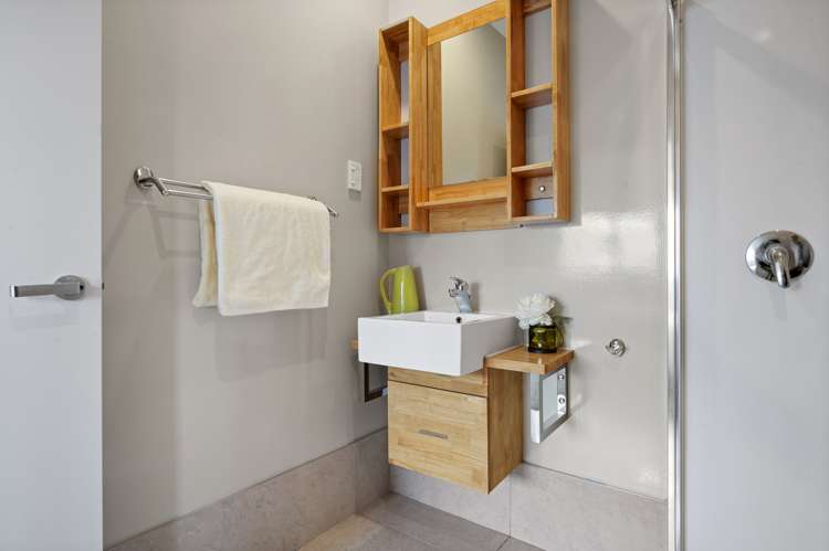 6/46 Carlos Drive Flat Bush_13