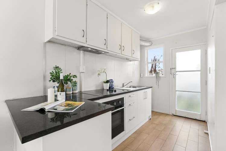 3/134 Edmonton Road Te Atatu South_7