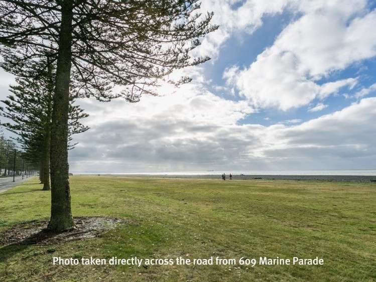 609 Marine Parade Napier South_12