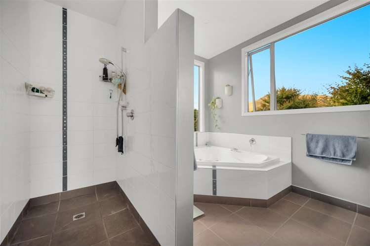 354 Bridge Valley Road Wakefield_9