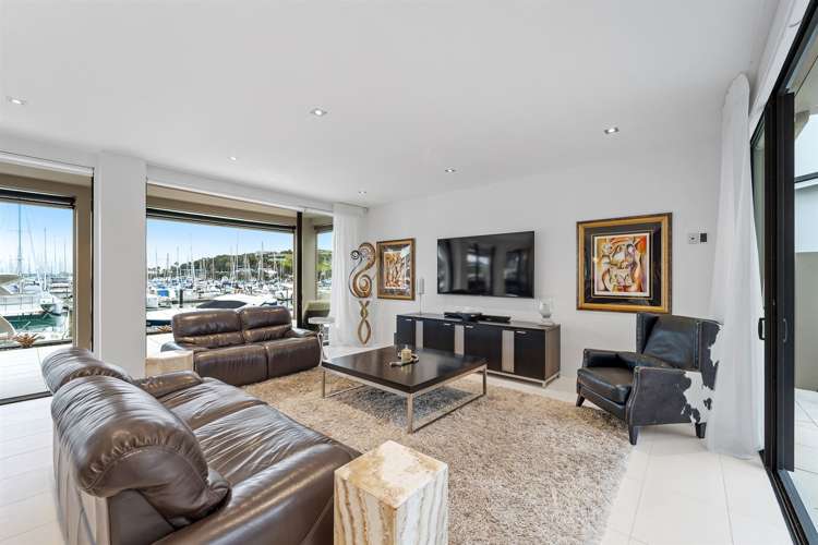 36 Rue Damarres Gulf Harbour_11