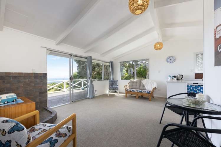 13 Te Ahuahu Road Piha_7