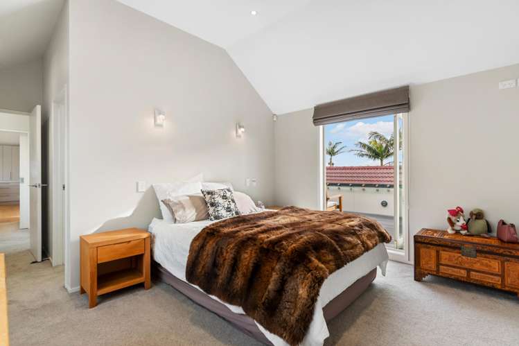 2/33 Ronaki Road Mission Bay_24