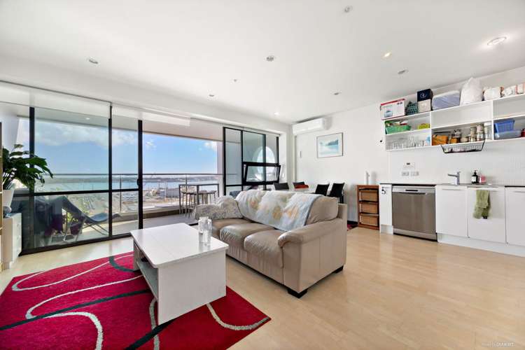 1308/18 Beach Road City Centre_2