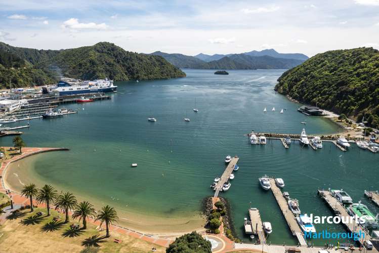 303/6 London Quay Picton_24