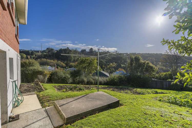 23 Riselaw Road Calton Hill_15