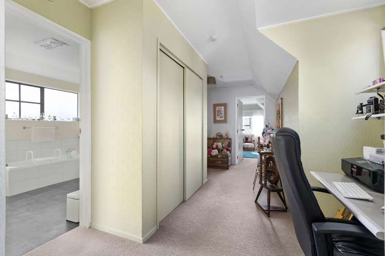 310 High Street South Carterton_11