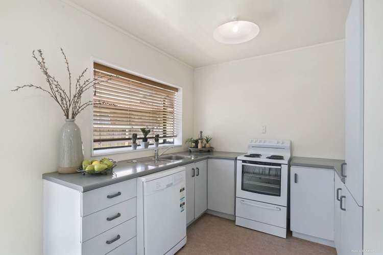 2/324 Swanson Road Henderson_6