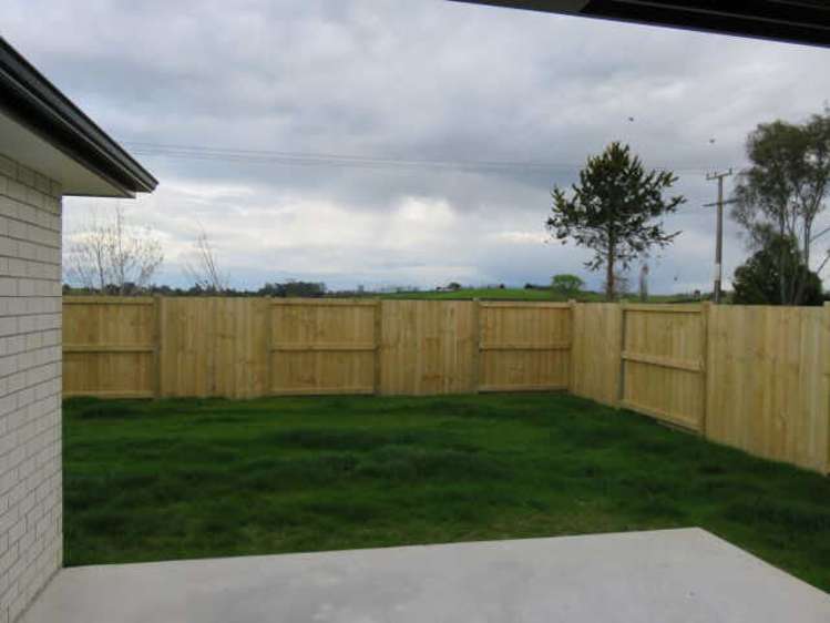 13/11 Errol Close Burbush_15