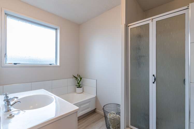 13 Main North Road Woodend_10