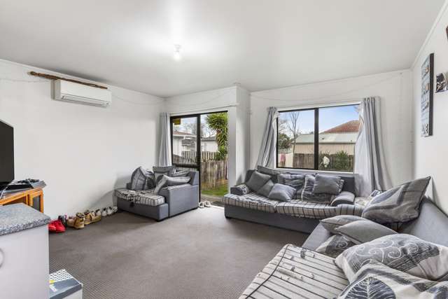 2/17 Kent Road Manurewa_2