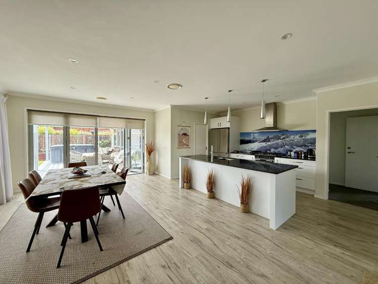 16 Huka Heights Drive 2772_1