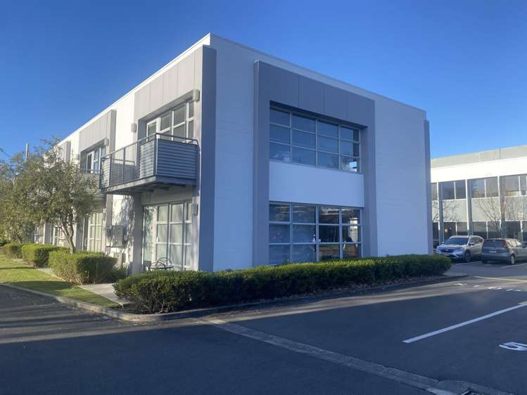 5/41 Sir William Pickering Drive_0