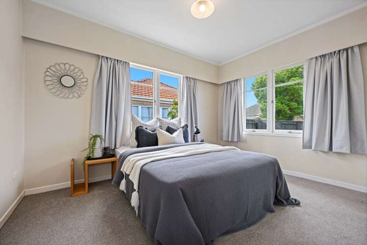 224 Fox Street Hamilton East_10