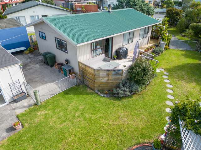 15 Colenso Place Otaki Beach_2