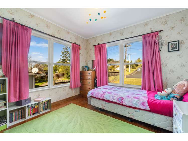 18 Wakeling Avenue Te Atatu South_11