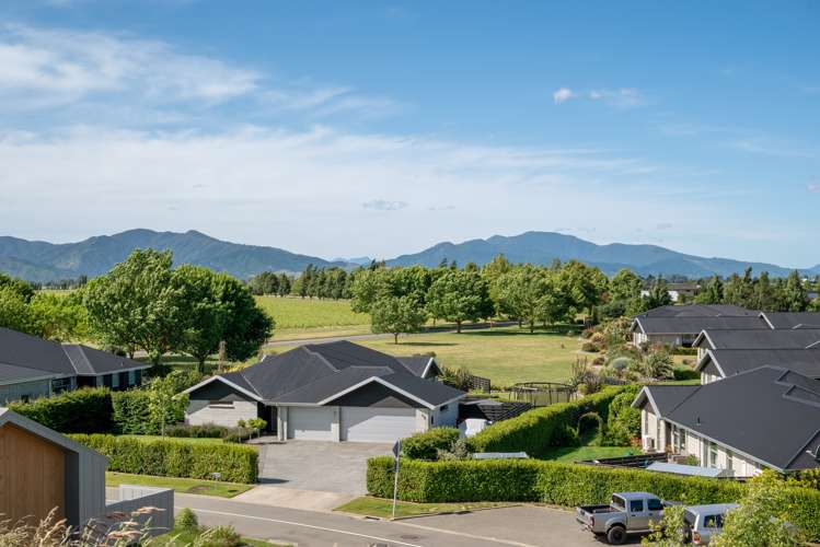 5 Avignon Place Fairhall_57