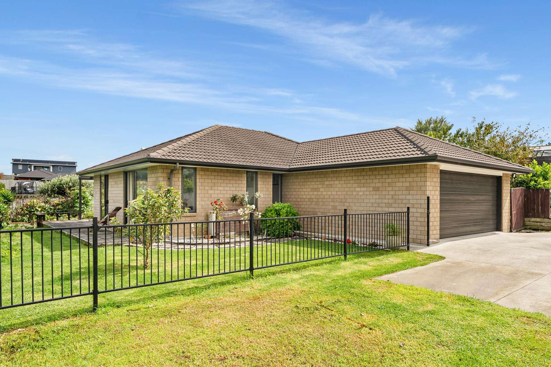 8 Ballintoy Park Drive Welcome Bay_0