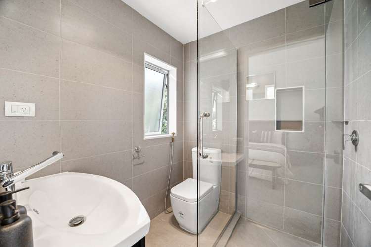 16A Keystone Avenue Three Kings_12