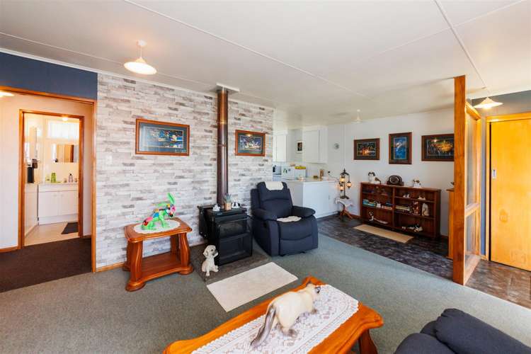 149a High Street Bulls_4