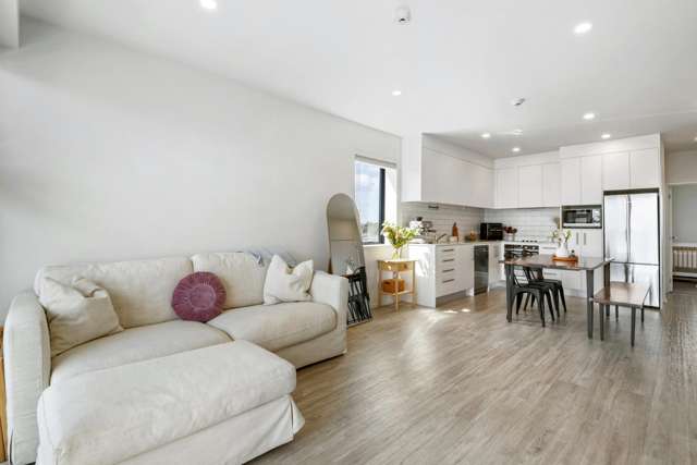 210/165 Lake Road Northcote_1