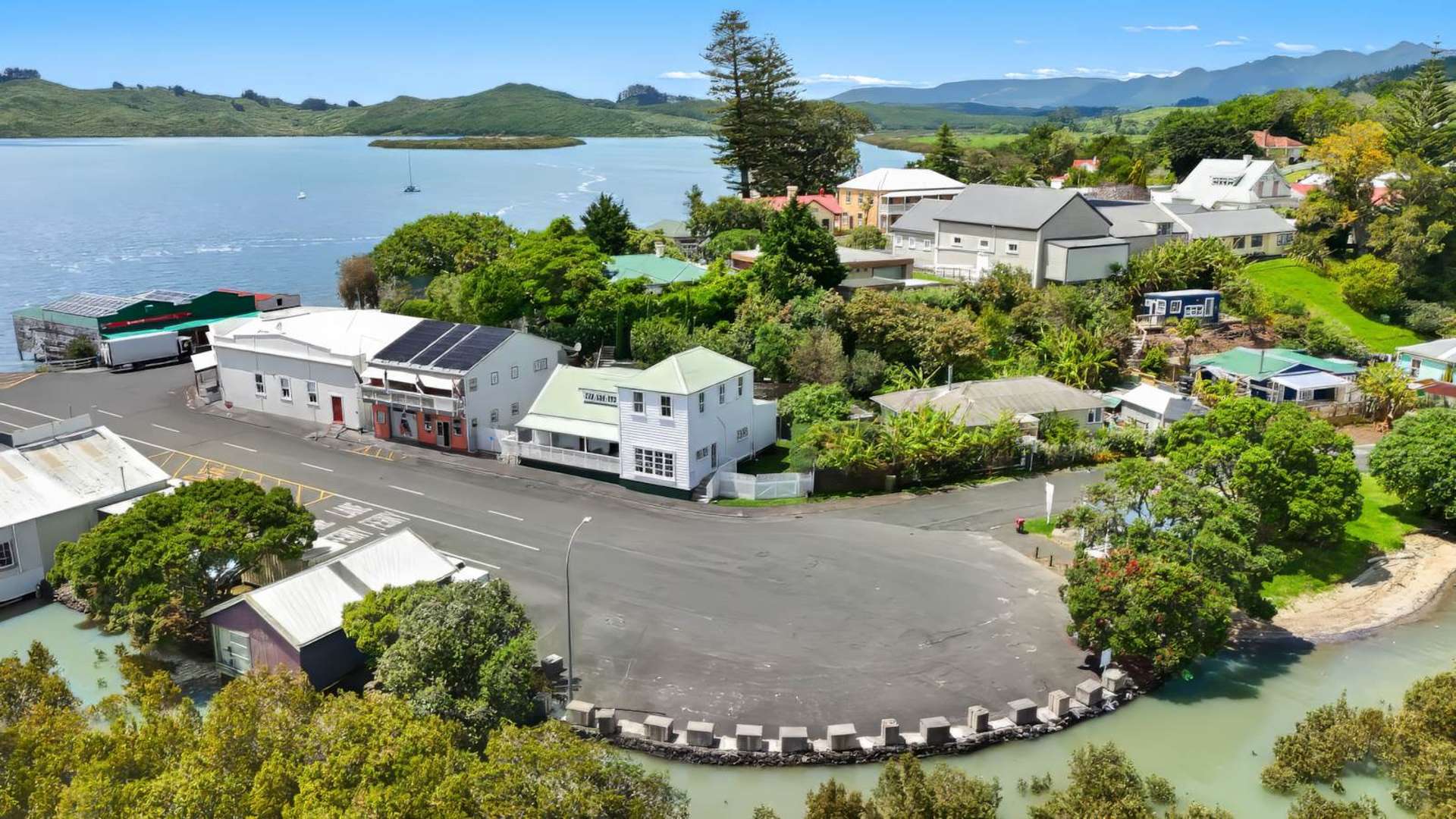 4 Russell Esplanade Rawene_0