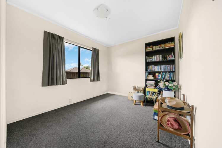 1/27 Lochend Place Highland Park_13