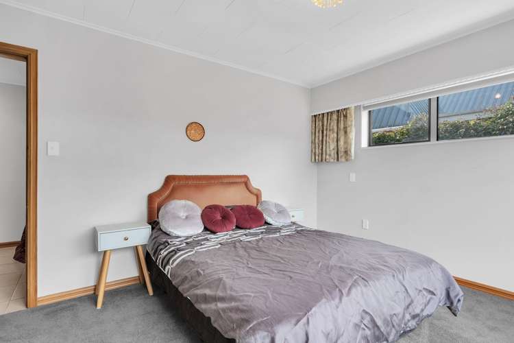 1/12 Byron Place Stoke_10