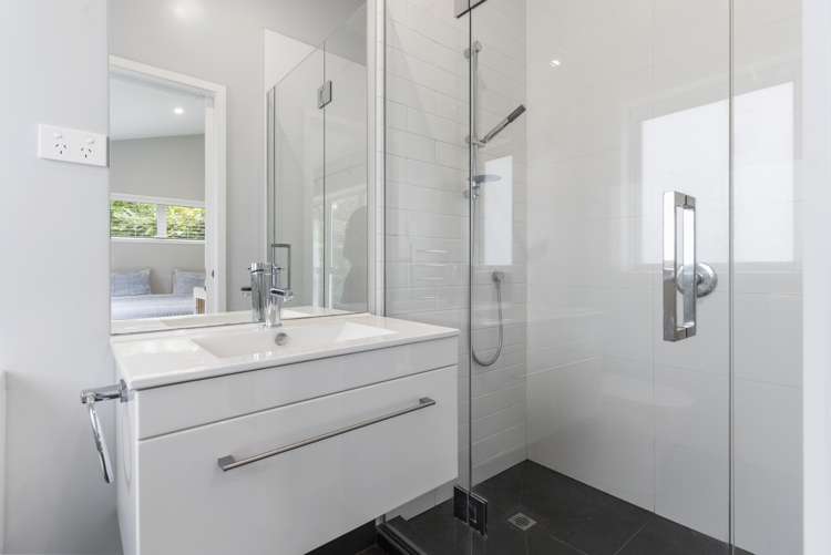 35b Taurus Crescent Beach Haven_13