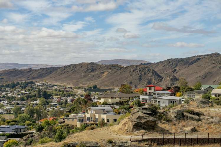 28 Lanes Road Bridge Hill_12