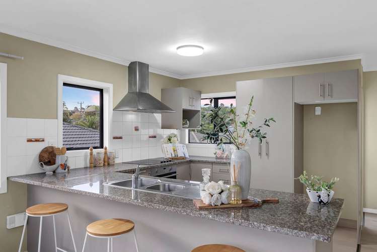 9 Makora Road Massey_5