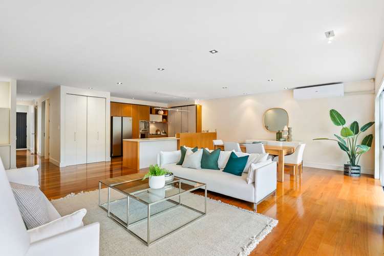 5/258 Hurstmere Road Takapuna_4