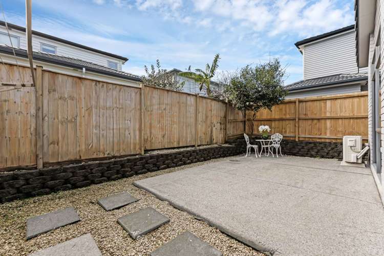 8 Bushpark Place Flat Bush_19