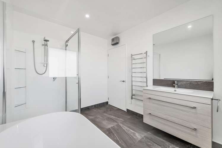 56 Summers Road Darfield_12