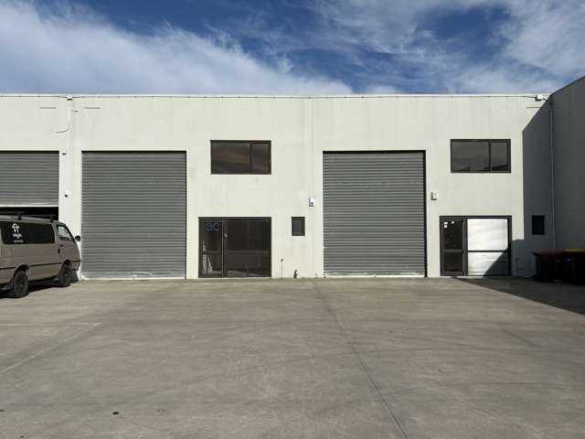 Versatile Warehouse Unit in Sockburn