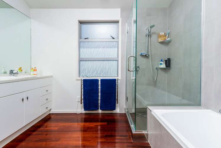 7 Rahopara Street Castor Bay_12