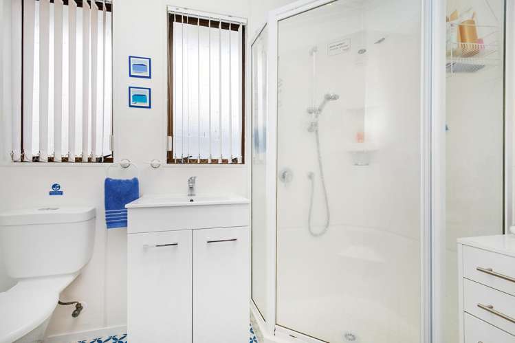 10 Morning View Titahi Bay_17