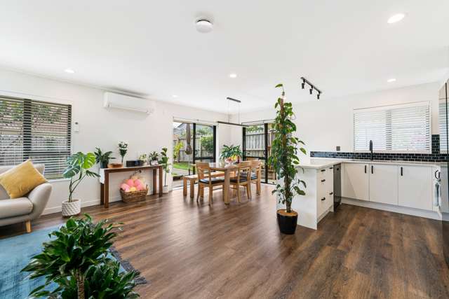 15 Frank Bunce Grove Flat Bush_2