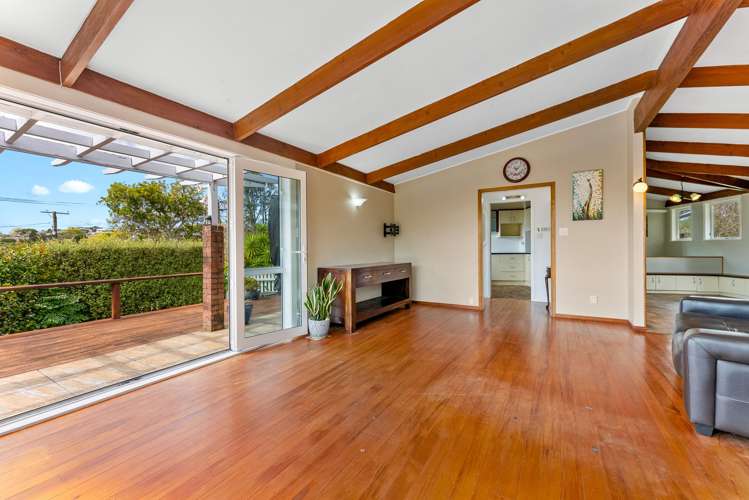 27 Colmar Road Mellons Bay_8